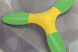 用SolidWorks画一个曲面回旋镖图片
