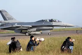 果然坠海了，台军失联F-16战机位置已找到，在水下1000米图片