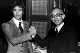 李小龙的死因真相揭秘：与服大麻和药物过敏无关，系自身身体原因图片