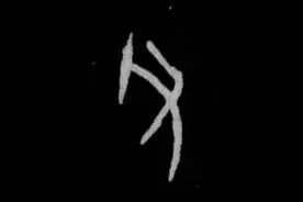 一个人一生中可能会有两个父亲，一个是生父，一个是教父图片