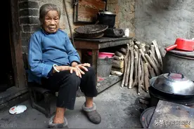 农村养老保险一年交2000元，缴费15年，60岁能领多少钱？图片