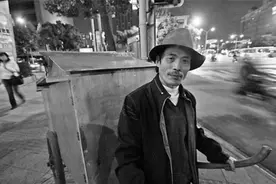 2年前，走了30万公里的谢建光客死异乡，生前多次说想落叶归根图片