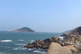 广东：揭阳、汕头南澳岛青澳湾、北回归线自然之门图片