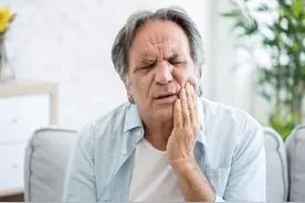 人过六十，为何牙齿也跟着闹退休？图片