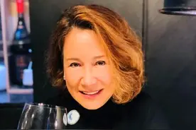 甄妮68岁了，一生只爱一个人，还是那么优雅贵气图片