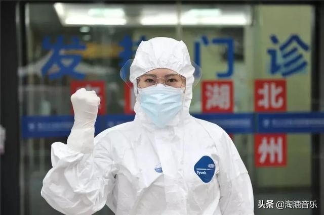 他是乐坛最特别的作词人，只有两根手指能动，却让20万人都哭了