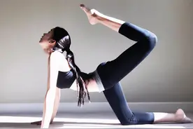 手臂太粗怎么办？教你6个简单动作，轻松摆脱手臂上的赘肉图片