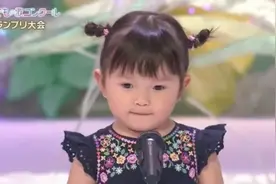 3岁女童一夜爆红后，每天工作8小时！网友恳求：放过她吧图片
