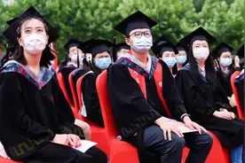 当代年轻人：跑轮上的仓鼠？图片