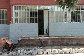 擅自“窗改门”？不允许图片