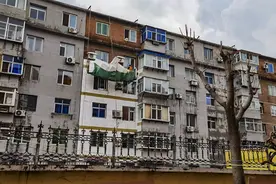 辽宁锦州：加快老旧小区改造 为老楼“穿棉袄”图片