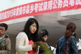 2021我国“铁饭碗”职业排名，公务员仅排第4名，第1名非他莫属图片