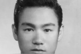 1973年李小龙去世后，妻子为何嫁给了他徒弟？其实这一切都是阴谋图片