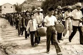 随李兆副部长巡视接兵情况——王发虎《戎马西域四十秋》之二十六图片