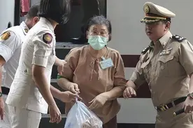 泰王下手真狠！最美前妻被强制剃光头关寺庙，父母连外孙都不能见图片