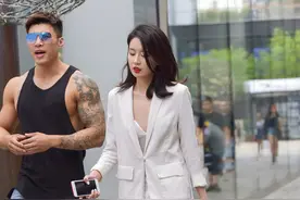 街拍：强壮的男人会很有安全感吧图片