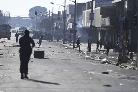 一个国家为何会乱呢？当游手好闲的人太多的时候，那么必定大乱图片