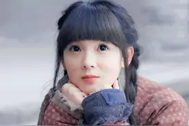 萝莉脸太骗人！竟是隐形高个，看脸150看腿170，原来错怪男星矮了图片