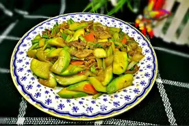 教你营养好吃的牛肉炒笋瓜，解馋下饭超美味，怎么吃都不会觉得腻图片