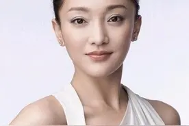 自卑的周迅，像尘埃飘浮在空中，始终找不到自己休憩的港湾图片