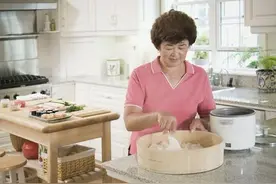 伺候老人一年，不如小儿子回来卖个萌，过春节“远香近臭”真相了图片