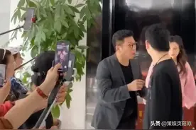 胡海泉加入张庭微商团？45岁戴老花镜老态尽显，比陈羽凡差太远图片