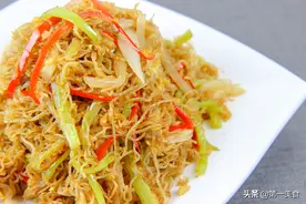 街边7块钱一份的炒米粉，厨师长教你在家做，粉丝不坨块不粘锅图片