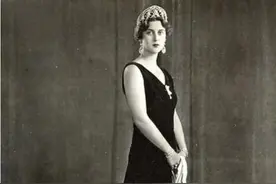 菲利普亲王的美貌娘亲，天生耳聋被丈夫折磨成神经病，却优雅一生图片