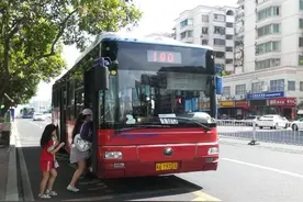 公交车跑再远都是2元不亏本吗？老司机说其中猫腻，网友：太暴利图片