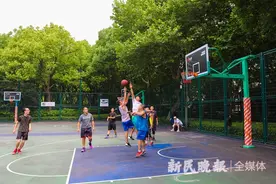 “灌篮高手”必须打卡！智能升级后的徐家汇公园篮球场，真的太酷了图片