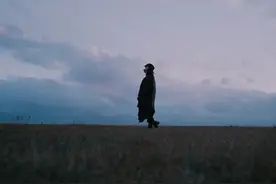 人生最难的，是战胜自己图片