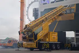 世界第一台混动吊车，比徐工XCT25EV老一个辈分图片