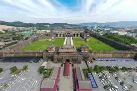 横店影视城秦王宫，以咸阳宫为原型建造，门票165元值不值？图片