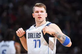 NBA直播：独行侠VS勇士直播，东契奇能否再砍豪华三双？图片