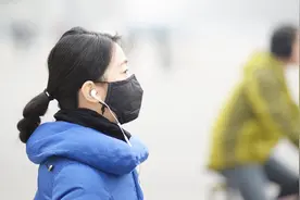 吸霾就是在吸毒，心脑肺受害最大！该怎么办？视频封面
