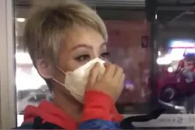 太感动！48岁宁静罕见哽咽流泪，粉丝合唱《孝庄秘史》惹怀念图片