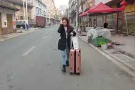 16岁女孩初中毕业，却坐上了开往东莞的大巴，网友为她不值图片