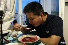 亚历山大带我体验乌克兰普通人的生活，传统市场买鱼子酱大开眼界图片