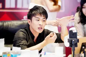 辛巴父亲住进ICU重症监护室！辛巴哽咽落泪！辛巴腰部长肿瘤图片