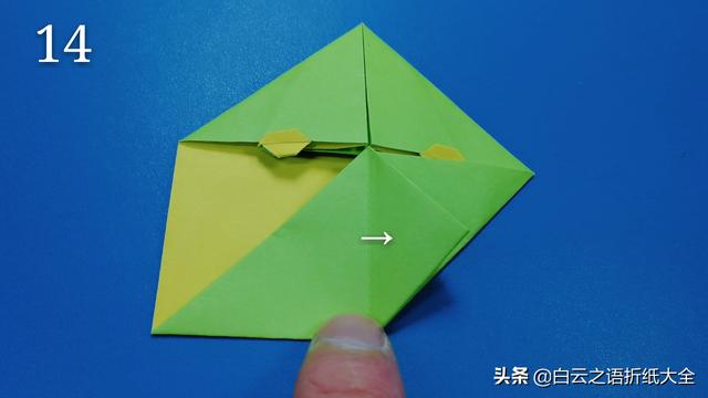 折一个酷酷的奥特曼给孩子玩吧，小孩子很喜欢哦