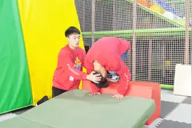 「快乐体操课堂」前滚翻技术教学讲解 福利放送 少儿运动行业必看视频封面