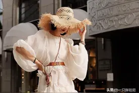 真正见过世面的女人，穿裙子都离不开这3个颜色，美得高级有气质图片