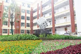 南阳市第五完全学校炫彩亮相图片