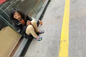 对话街头偶遇失散十年亲哥哥的佛山外卖员：多次搭话确认是他图片