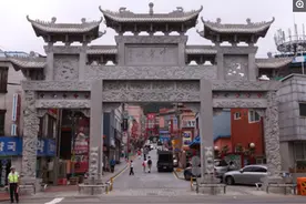 看完中国的韩国人聚居区，再看看韩国的中国人聚居区，差距真大图片