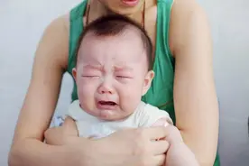 宝宝已经很困，依然不肯睡觉？心理专家：这3个原因宝妈要明白图片