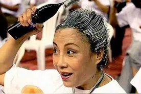 老年人染发后，做好这3步，黑发保持得更久图片