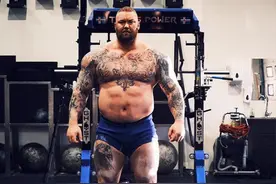 冰岛最强大力士，体重180公斤，硬拉超过“半吨”的肌肉男神图片