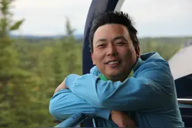 别人用小霸王去打游戏，他却拿去学编程，如今赚到1500亿资产图片