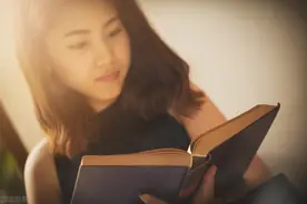 当年你看不上的同学，最后可能都活成了你羡慕的对象图片
